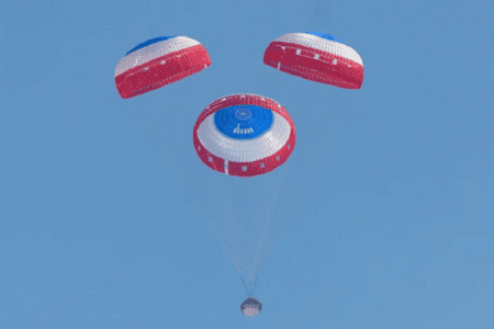 استارلاینر بوئینگ در دومین پرواز آزمایشی با موفقیت به زمین بازگشت [تماشا کنید]