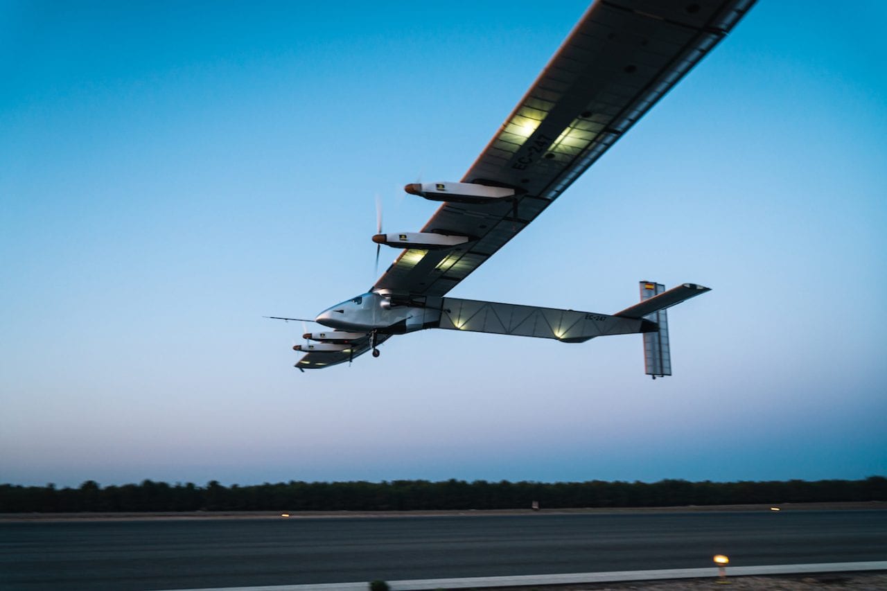 این هواپیمای خورشیدی می‌تواند تا یکسال بدون نیاز به فرود به پرواز ادامه دهد [تماشا کنید]