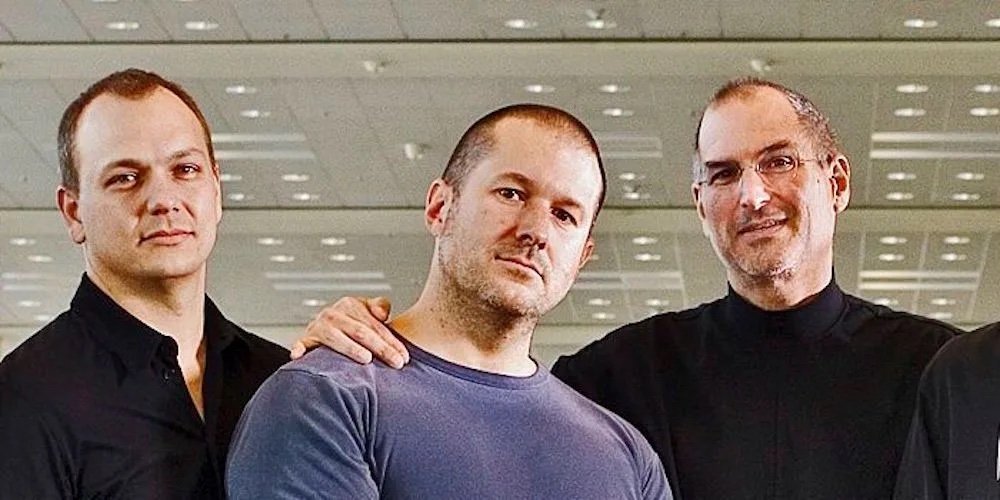 در نمونه اولیه آیفون، اپل به دنبال تلفن همراه در دستگاهی شبیه به آی پاد است قطب آی تی fadell jobs1 قطب آی تی