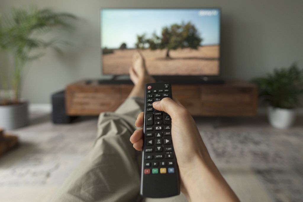 تحقیقات جدید: تماشای بیش از حد تلویزیون می‌تواند شما را به بیماری قلبی مبتلا کند