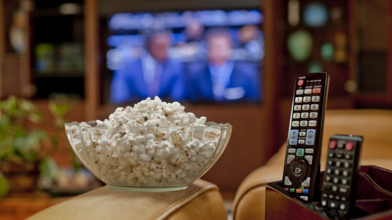 تحقیقات جدید: تماشای بیش از حد تلویزیون می‌تواند شما را به بیماری قلبی مبتلا کند