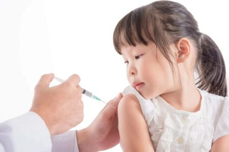 کودکان زیر پنج سال چه زمانی واکسن کرونا دریافت می‌کنند؟