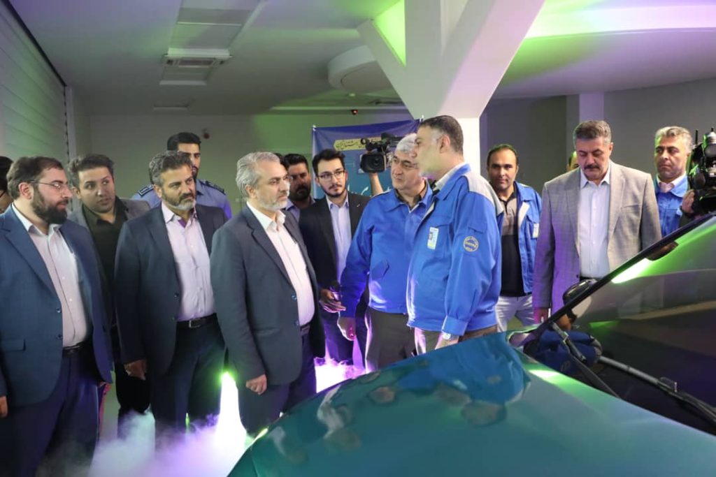 ری‌را ایران خودرو با الگوبرداری‌ از طراحی سانتافه و پژو 2008 راهی بازار می شود