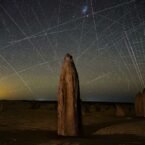 تصویر روز ناسا: آلودگی ماهوارههای مخابراتی بر پهنه آسمان شب