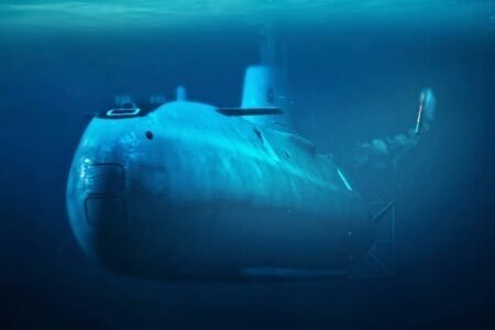 اولین پهپاد دنیا با قابلیت پرتاب از زیردریایی معرفی شد [تماشا کنید]