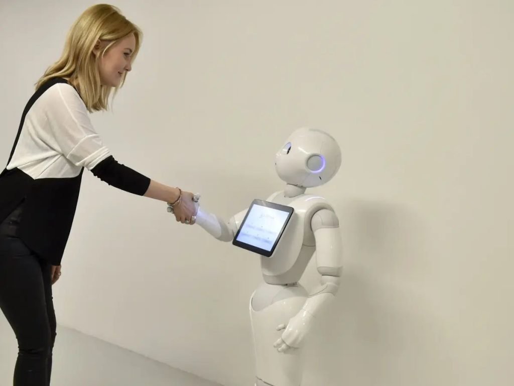 ربات انسان نما با رفتارهای انسانی