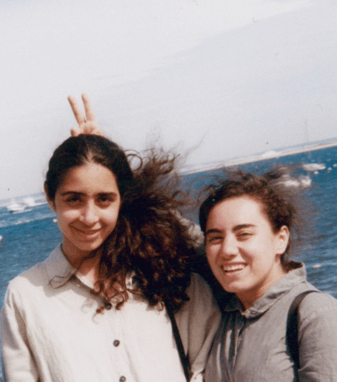 عکس یادگاری مریم میرزاخانی و دوستش رویا بهشتی 