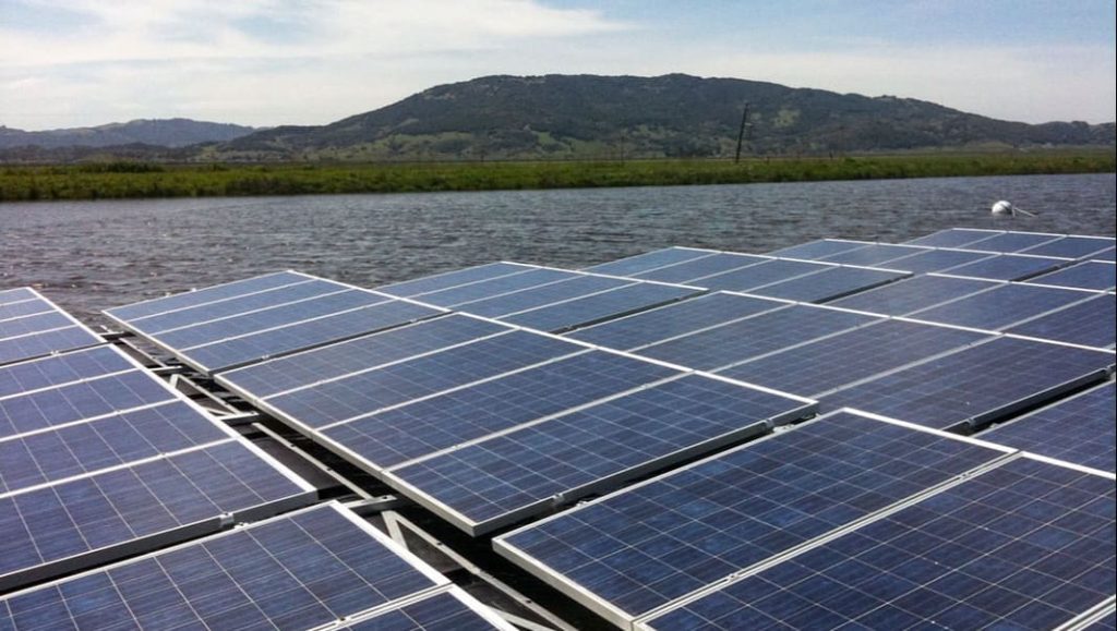 راه‌اندازی صفحات خورشیدی شناور توسط ارتش آمریکا
