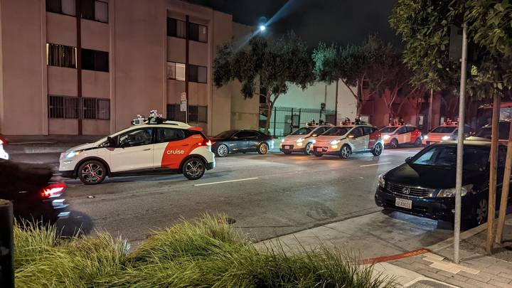 آشوب خیابانی تاکسی های خودران در سانفرانسیسکو؛ صحنه ای ترسناک در دنیای واقعی