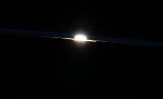 تصویر جدید ناسا از طلوع خورشید در مدار زمین