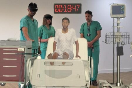 آموزش دانشجویان پزشکی با بیماران هولوگرافیک برای اولین بار در جهان  [تماشا کنید]