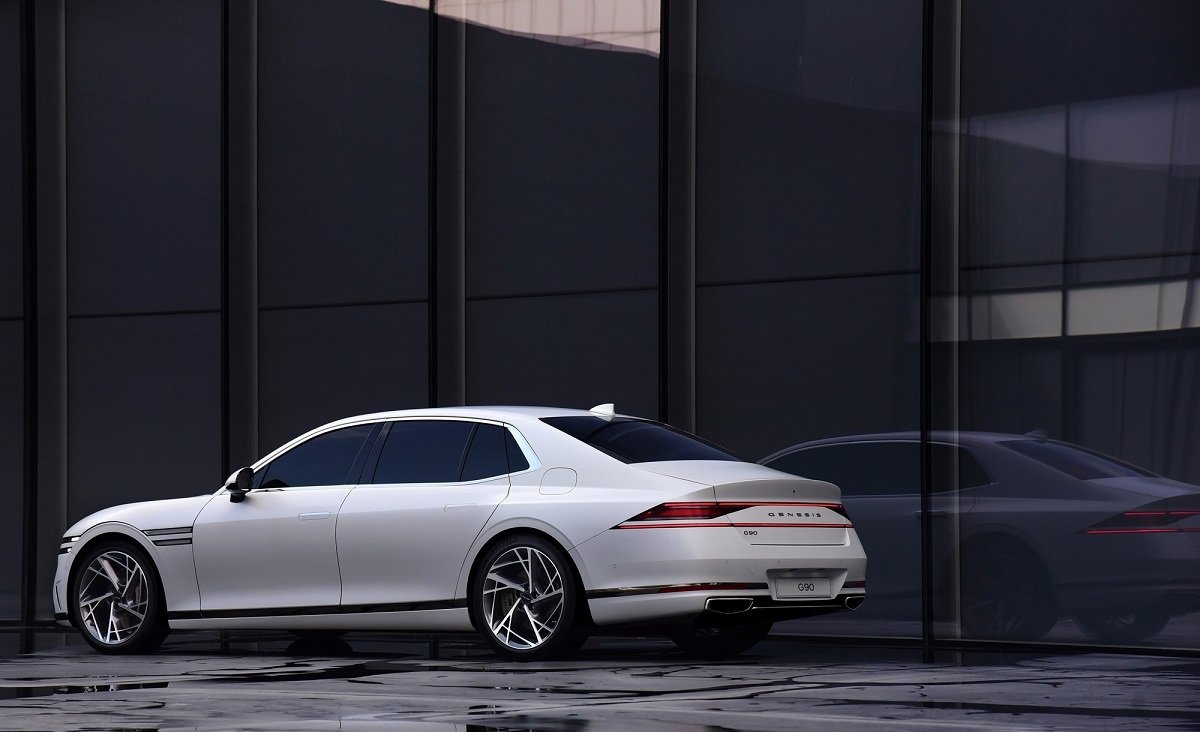 جنسیس G90