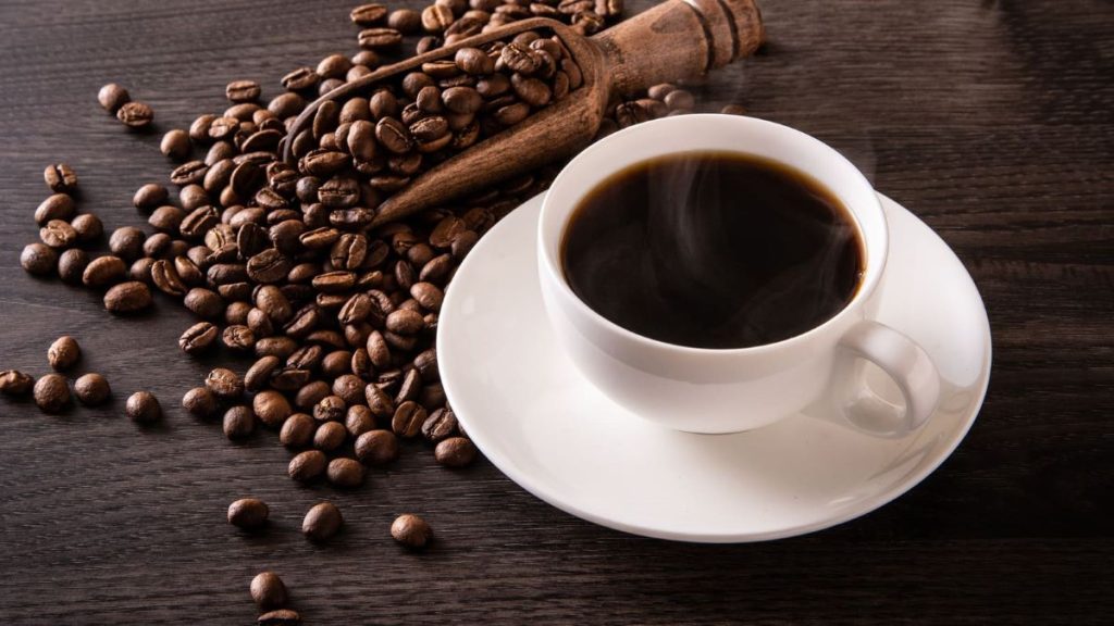 نقش نوشیدن قهوه در طول عمر