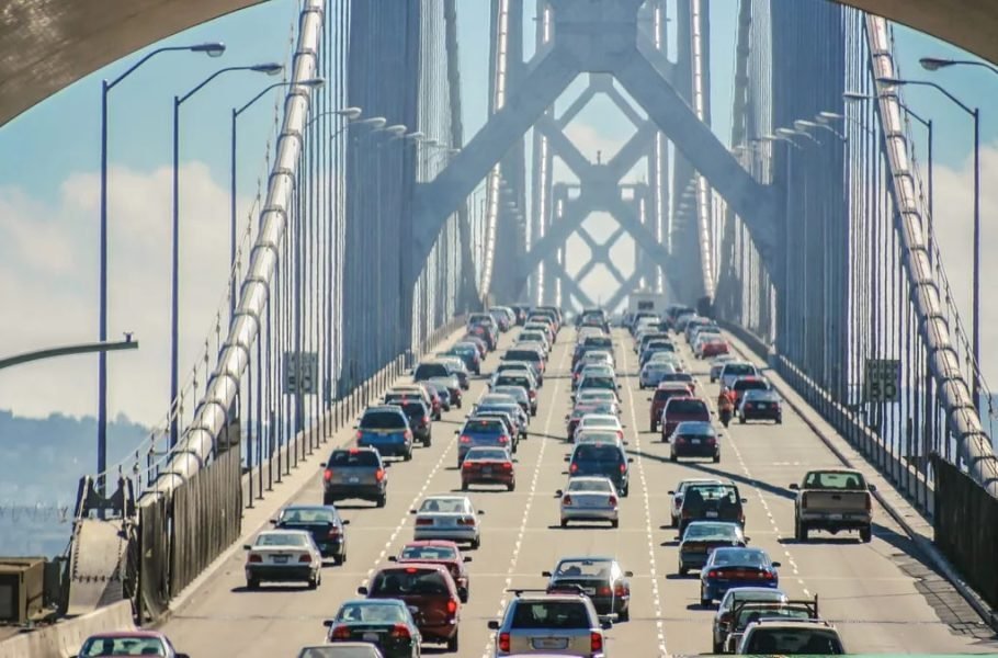 فروش خودروهای بنزینی از سال ۲۰۳۵ در کالیفرنیا ممنوع می‌شود
