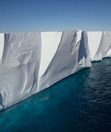 یخ‌تاق‌های جنوبگان احتمالا سریع‌تر از تصور دانشمندان در حال آب شدن هستند