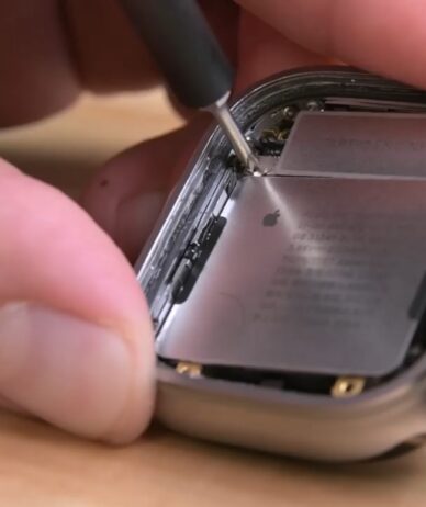 کالبدشکافی اپل واچ اولترا نحوه تعویض باتری و نمایشگر آن را نشان می‌دهد [تماشا کنید]