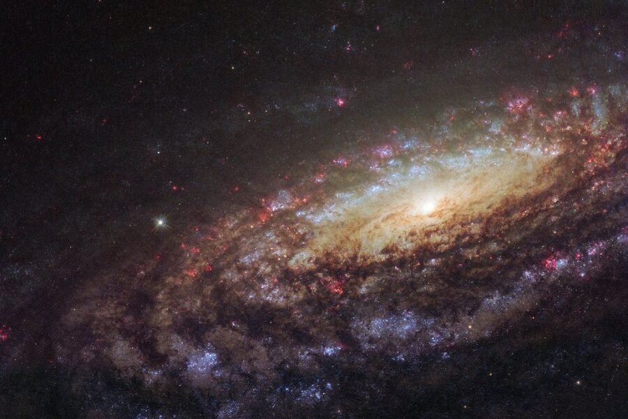 کهکشان NGC 7331