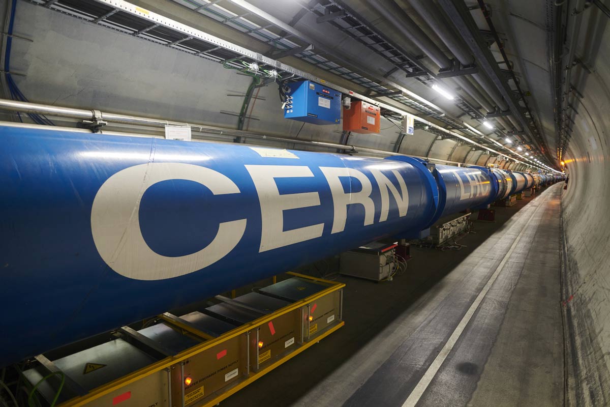 Construction Cern محققان CERN میخواهند با شتابدهنده ذرات، سختترین سرطانها را درمان کنند