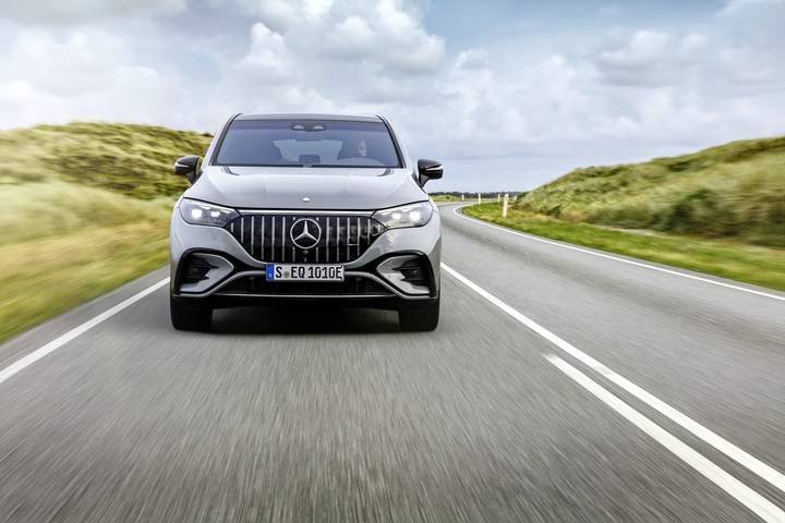 مرسدس بنز EQE SUV معرفی شد. یک رقیب قوی برای BMW iX و Tesla Model X قطب آی تی 2024 Mercedes AMG EQE SUV 43 53 38 قطب آی تی