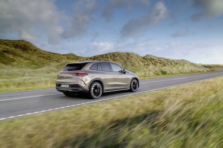 مرسدس بنز EQE SUV معرفی شد. یک رقیب قوی برای BMW iX و Tesla Model X قطب آی تی 2024 Mercedes Benz EQE SUV 05 قطب آی تی