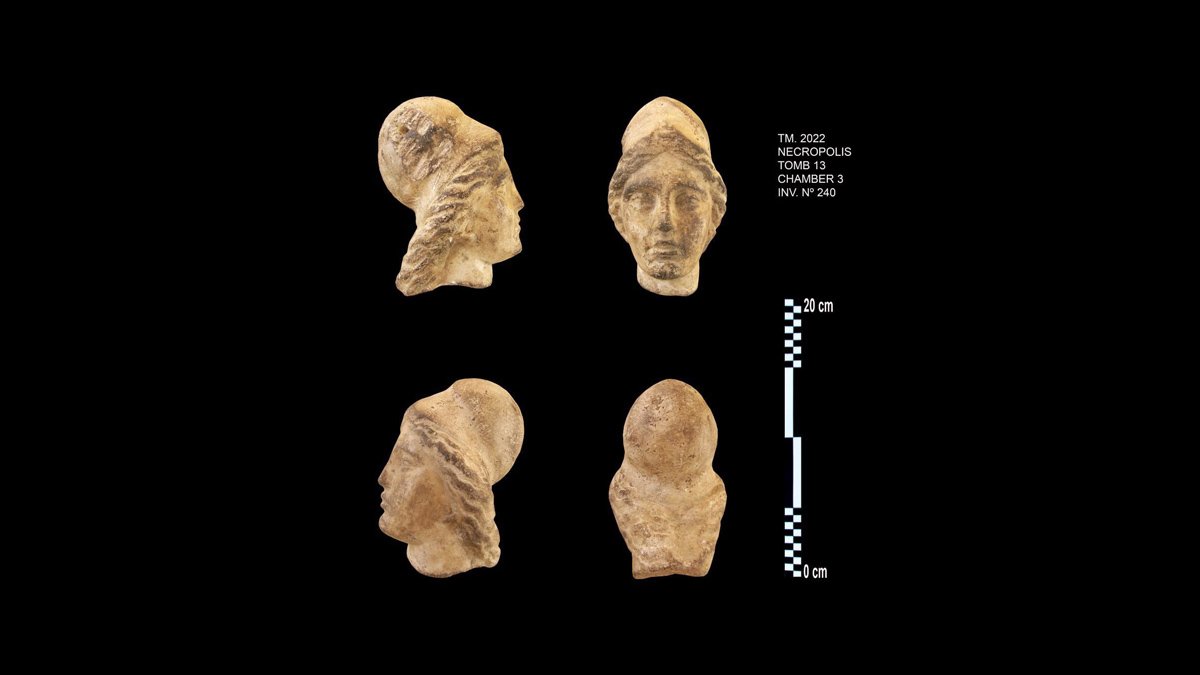 مجسمه‌های کشف شده در تونل مصر