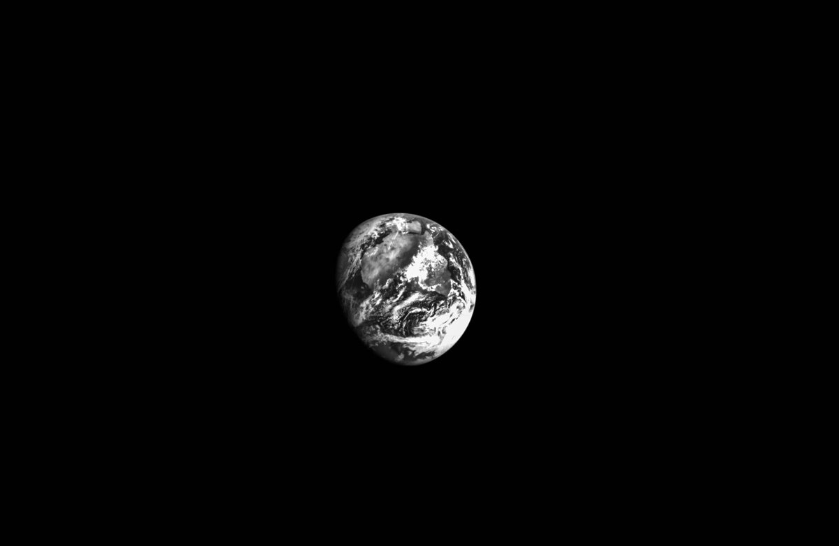 آرتمیس 1 ناسا تصویر حیرت‌انگیزی از زمین منتشر کرد + عکس