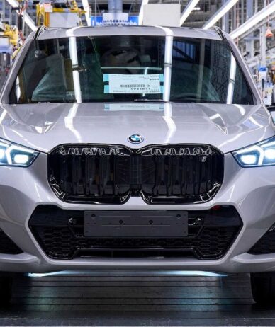 تولید بی ام و iX1 با هوش مصنوعی؛ نسل جدید خودروهای برقی براساس فرایند تولید منعطف