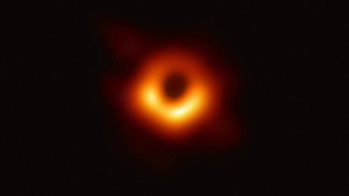 اولین تصویر از یک سیاهچاله