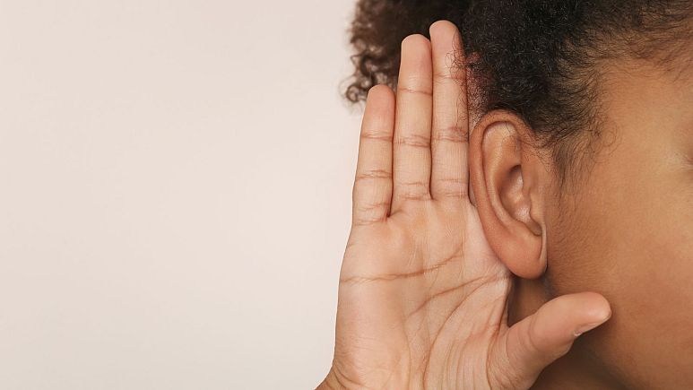 کارشناسان: سنجش شنوایی می‌تواند به تشخیص زودهنگام زوال عقل کمک کند