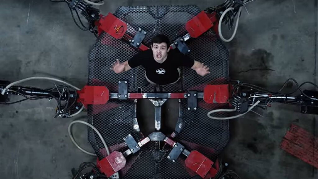 ویدیویی هیجان‌انگیز از بزرگ‌ترین ربات شش پای قابل سوار شدن جهان +ویدیو